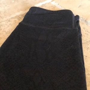 Snakeskin print lulu lemon leggings